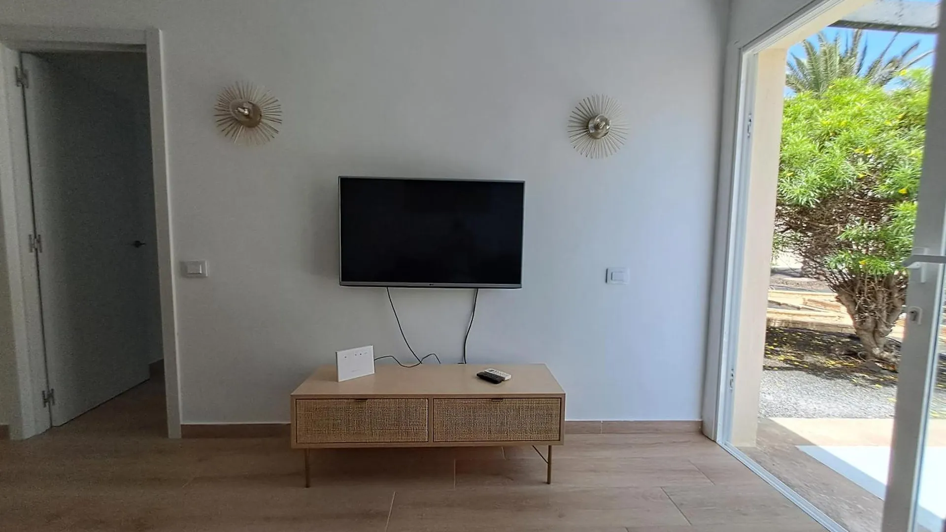 Homeforguest Apartamento Alisios 1 Con Piscina En Коральео 0*,  Испания