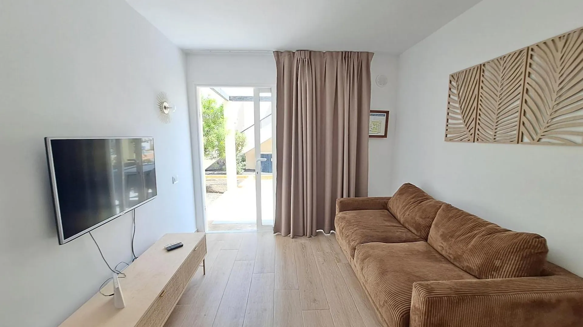 Homeforguest Apartamento Alisios 1 Con Piscina En Коральео 0*,  Испания