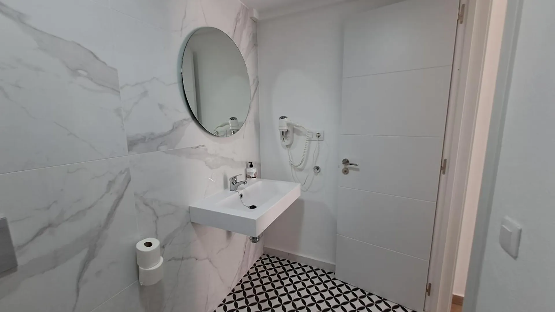 Апартаменты Homeforguest Apartamento Alisios 1 Con Piscina En Коральео